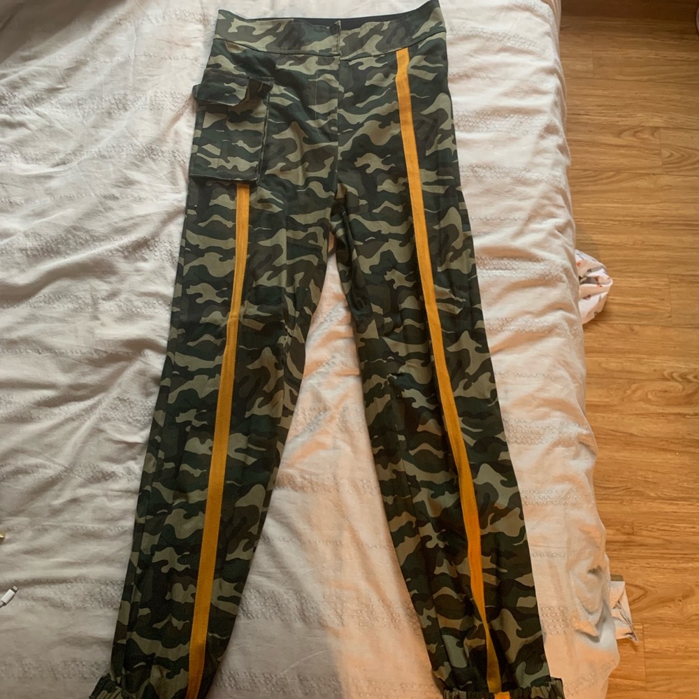 Naked wardrobe camo pants